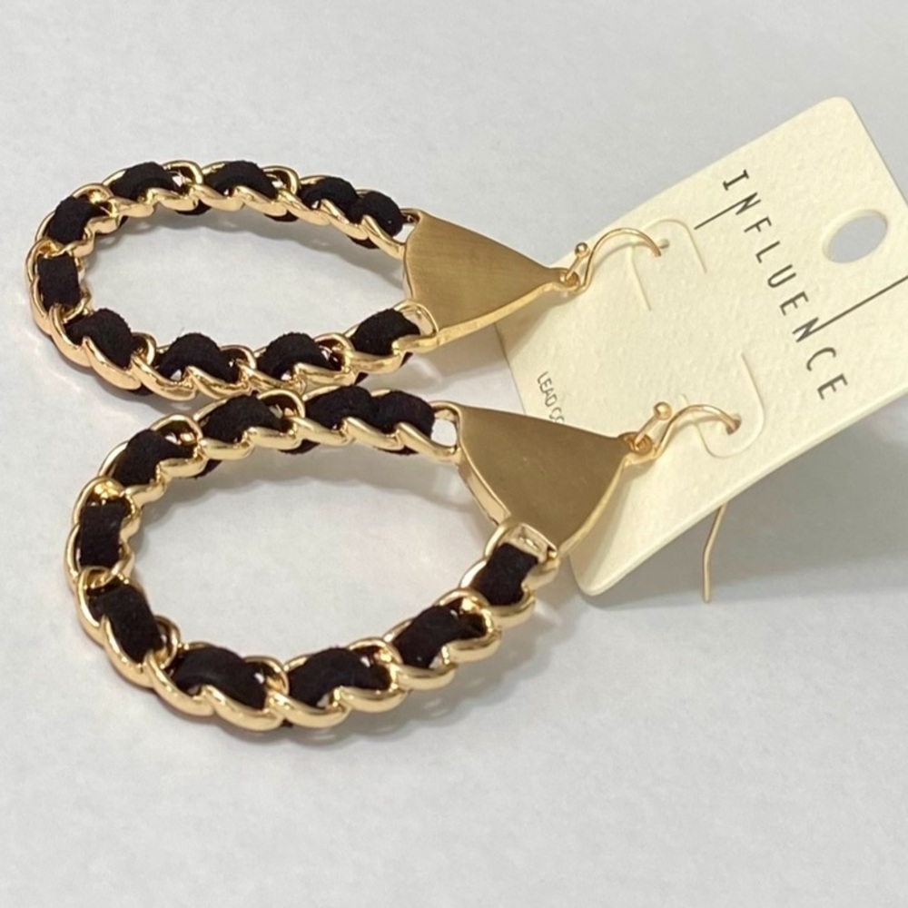 CHANEL LINK CHAIN DROP HOOP EARRINGS - GOLD & BLACK LEATHER - Picture 2 of 5